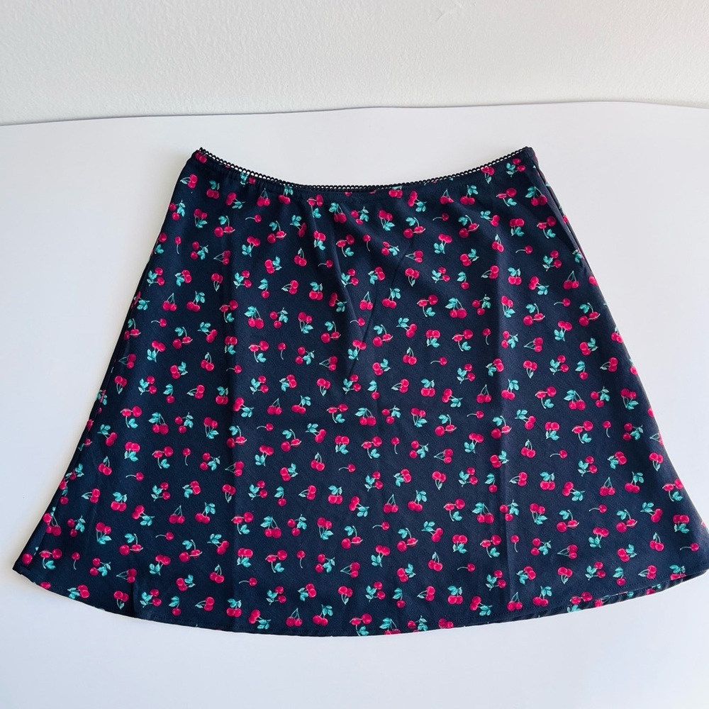 Aéropostale Women’s Festival Black Cherry Print Lace Trim Skirt Size Small S